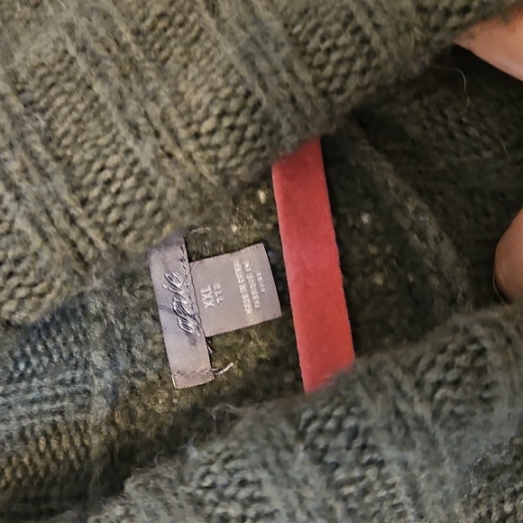 Oversized Sweater - Picture 2 of 2